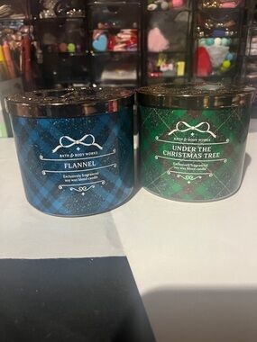 Bath & Body Works Blue Flannel Glitter and Under the Christmas tree candels